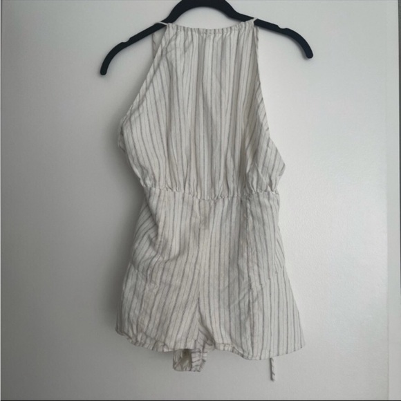 Stone cold fox Romeo Linen Romper in Pinstripe XS/1 - Picture 4 of 7